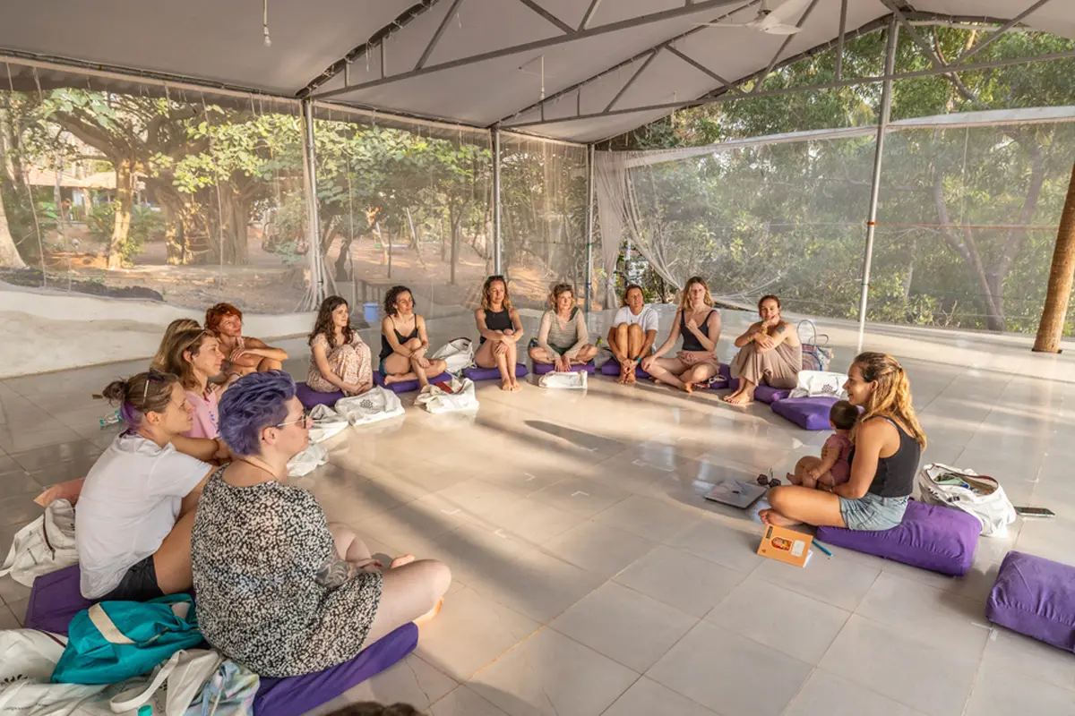 Formation yoga groupe en inde