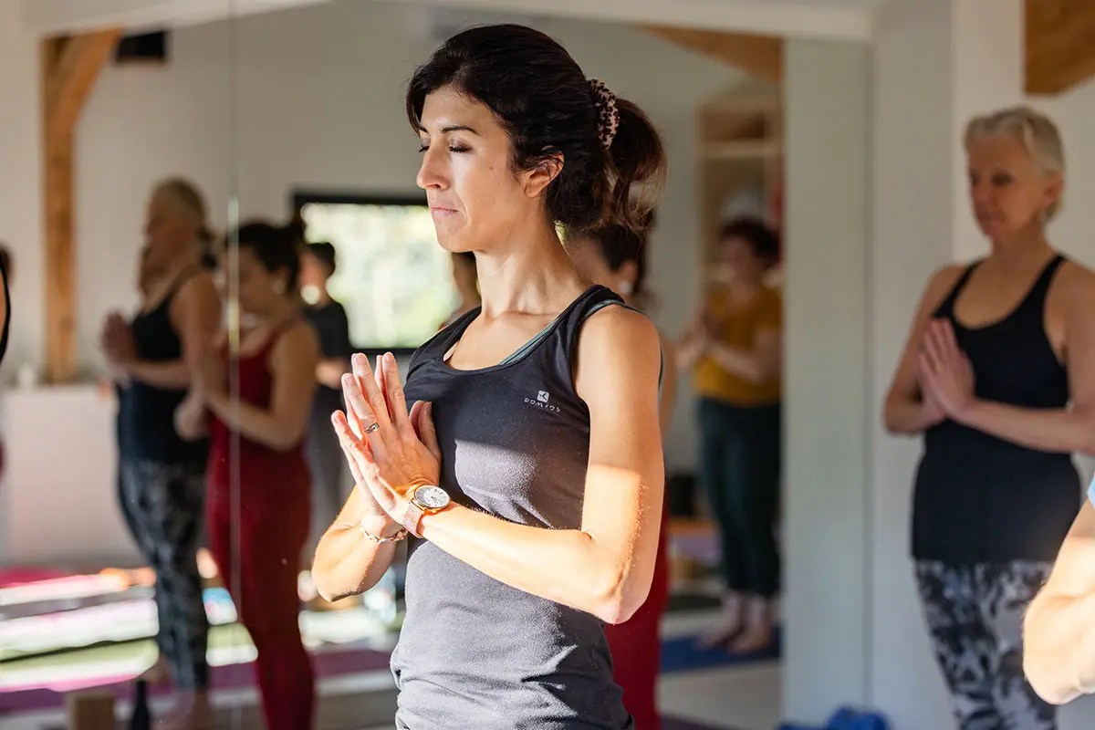 construire-une-vraie-confiance-en-soi-yoga-featured