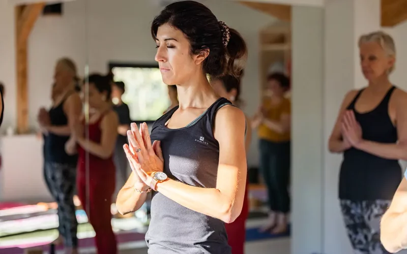 construire-une-vraie-confiance-en-soi-yoga-featured